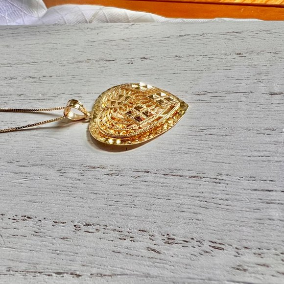AURAFIN 14K Gold Heart Pendant Necklace, 14K Gold Chain, 14K UA Gold Heart - Picture 6 of 11
